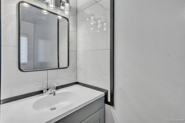 3075 Wagon Trail, Flint, MI 48507