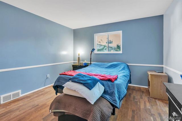 3075 Wagon Trail, Flint, MI 48507