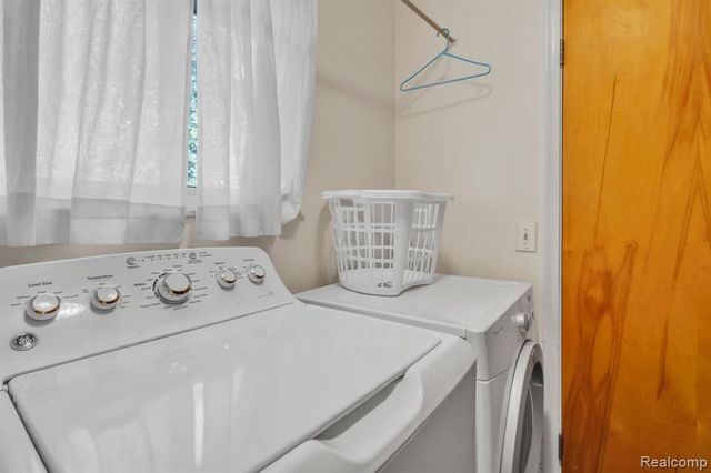 3075 Wagon Trail, Flint, MI 48507