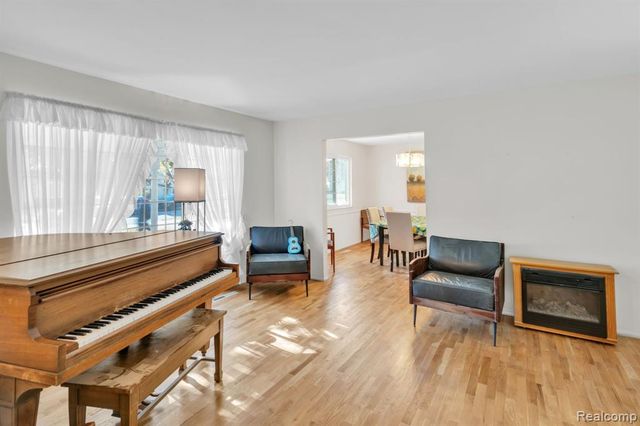 3075 Wagon Trail, Flint, MI 48507