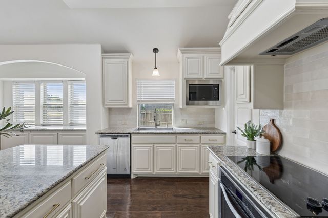 500 Cottage Place, Lavon, TX 75166