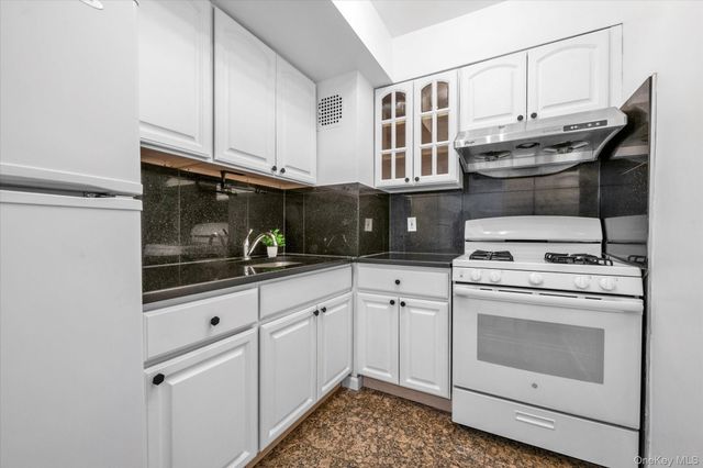 107-40 Queens Boulevard 12G, Forest Hills, NY 11375