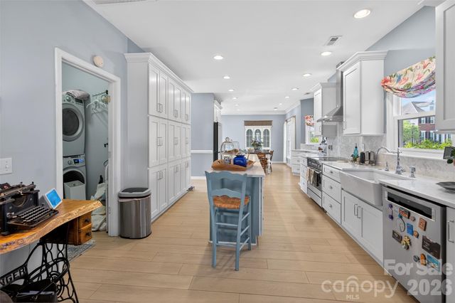 8601 Walsham Drive, Charlotte, NC 28277