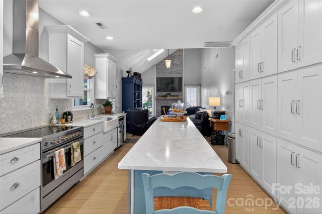 8601 Walsham Drive, Charlotte, NC 28277