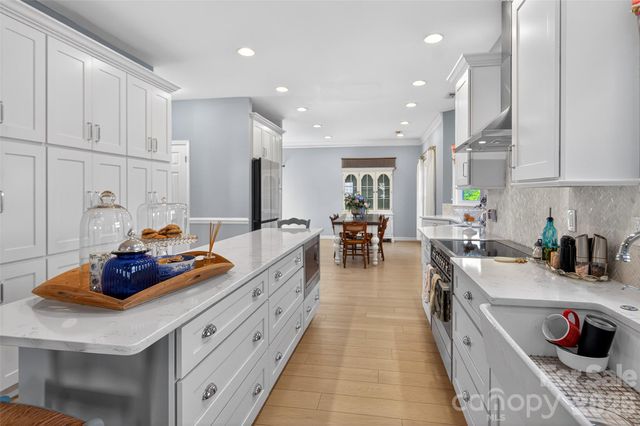 8601 Walsham Drive, Charlotte, NC 28277