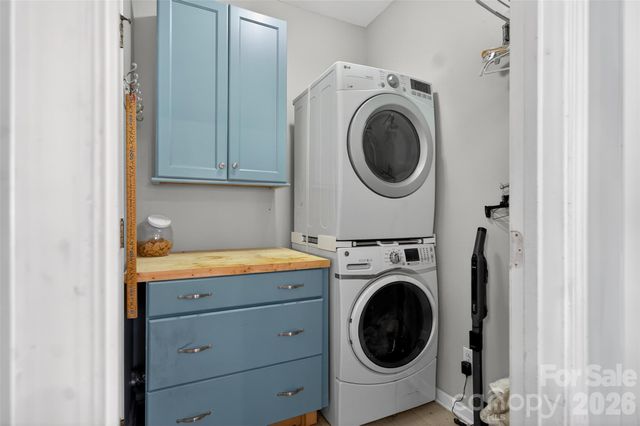 8601 Walsham Drive, Charlotte, NC 28277