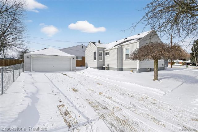 14801 Pennsylvania Road, Riverview, MI 48193