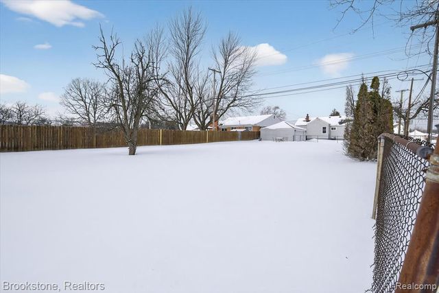 14801 Pennsylvania Road, Riverview, MI 48193