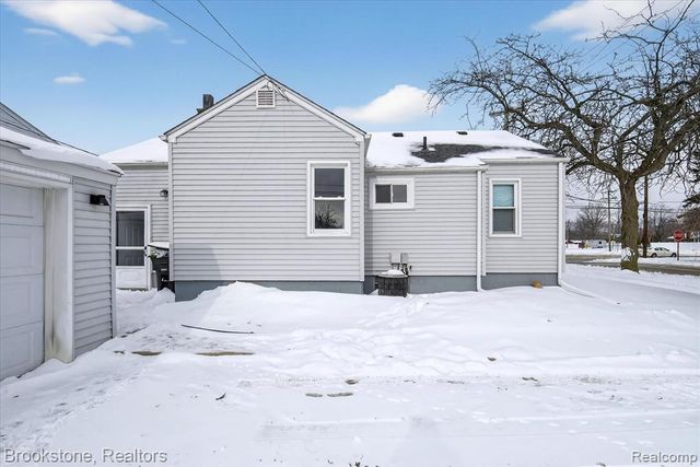 14801 Pennsylvania Road, Riverview, MI 48193