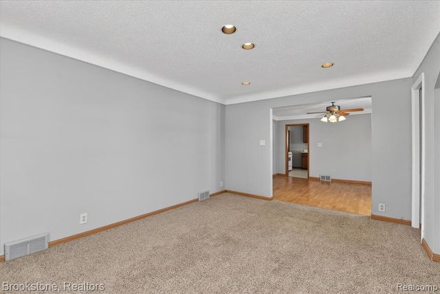 14801 Pennsylvania Road, Riverview, MI 48193