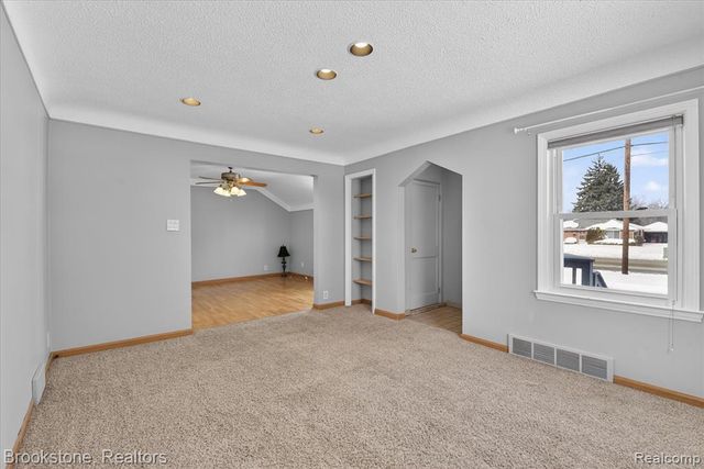 14801 Pennsylvania Road, Riverview, MI 48193