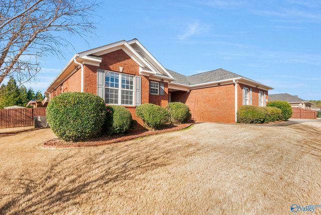 104 Hickory Glen Circle, Huntsville, AL 35811