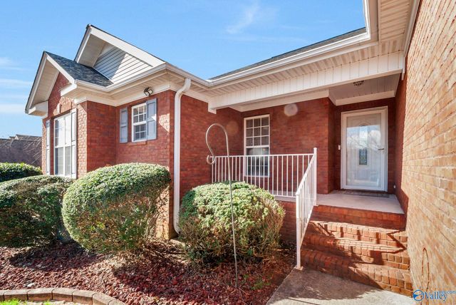 104 Hickory Glen Circle, Huntsville, AL 35811