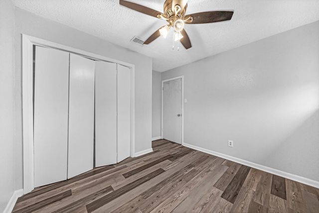 302 Morningside Drive, League City, TX 77573