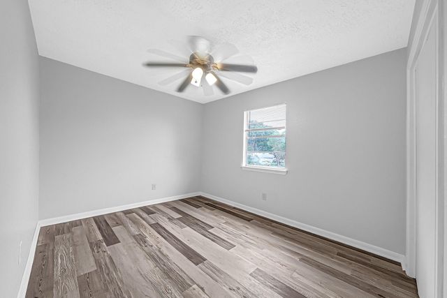 302 Morningside Drive, League City, TX 77573
