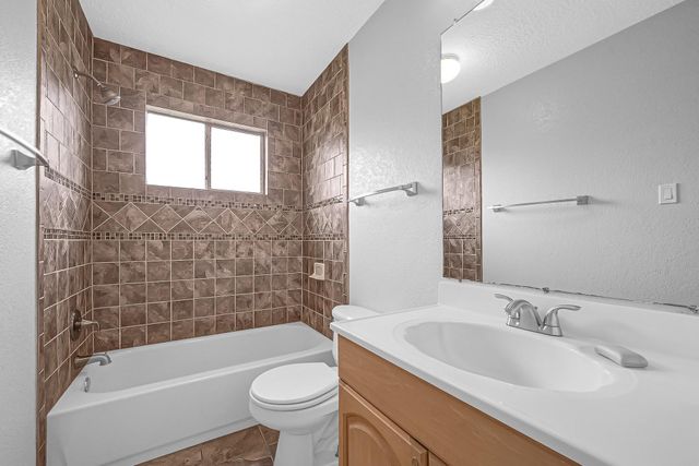 302 Morningside Drive, League City, TX 77573