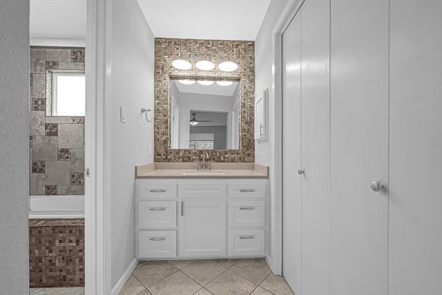302 Morningside Drive, League City, TX 77573