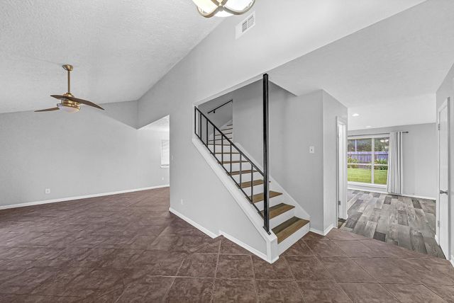 302 Morningside Drive, League City, TX 77573