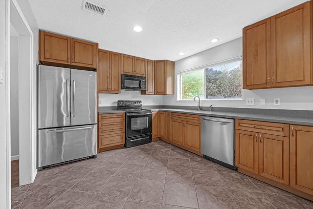302 Morningside Drive, League City, TX 77573