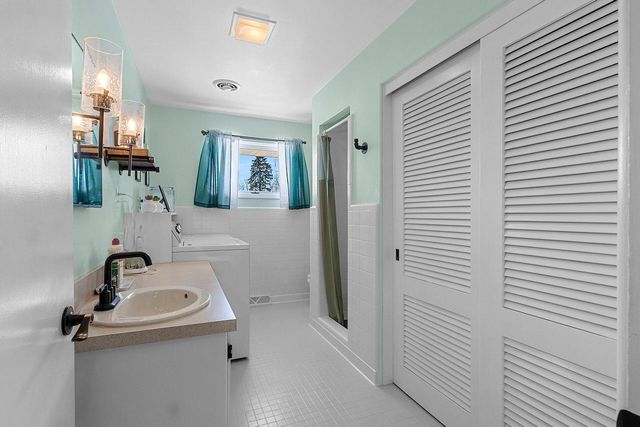 2224 Markham STREET, Manitowoc, WI 54220