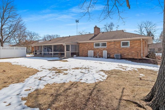 2224 Markham STREET, Manitowoc, WI 54220