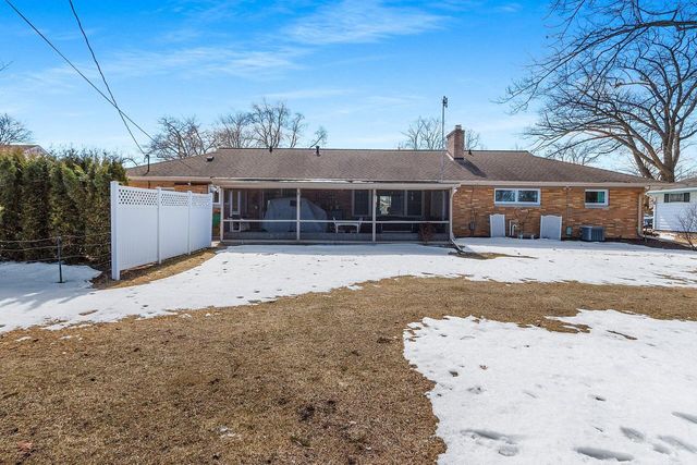 2224 Markham STREET, Manitowoc, WI 54220