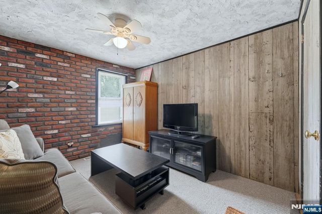 20 Yesler Way, Hillsdale, NJ 07642