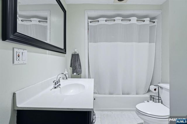 20 Yesler Way, Hillsdale, NJ 07642