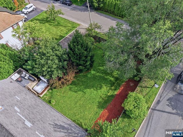 20 Yesler Way, Hillsdale, NJ 07642