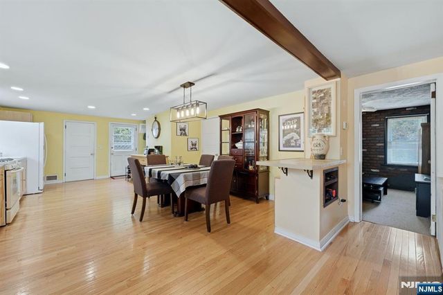 20 Yesler Way, Hillsdale, NJ 07642