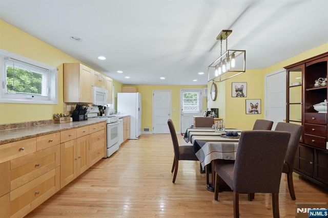 20 Yesler Way, Hillsdale, NJ 07642