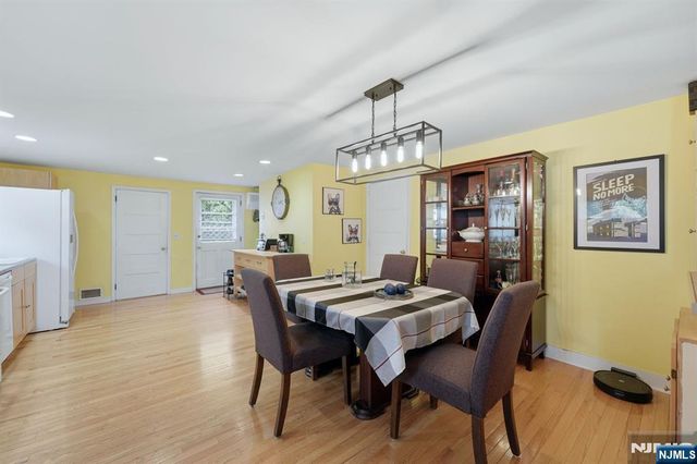20 Yesler Way, Hillsdale, NJ 07642