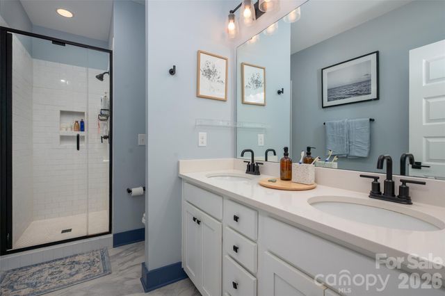 566 West End Drive, Charlotte, NC 28208