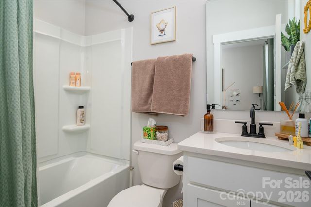 566 West End Drive, Charlotte, NC 28208