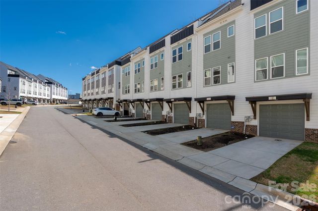 566 West End Drive, Charlotte, NC 28208