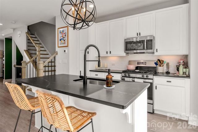 566 West End Drive, Charlotte, NC 28208