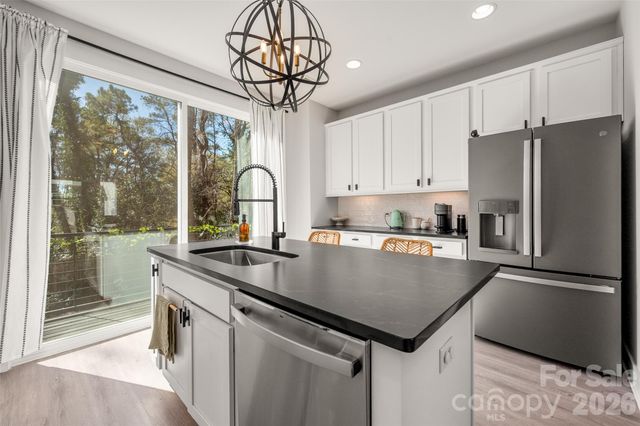 566 West End Drive, Charlotte, NC 28208