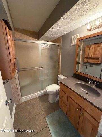 3505 Lodge Ln APT 111, Louisville, KY 40218