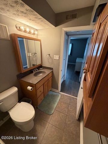 3505 Lodge Ln APT 111, Louisville, KY 40218