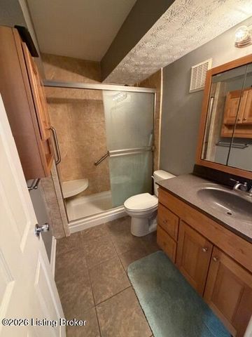 3505 Lodge Ln APT 111, Louisville, KY 40218