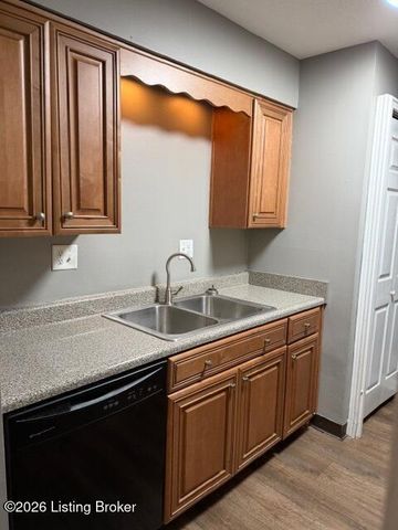 3505 Lodge Ln APT 111, Louisville, KY 40218