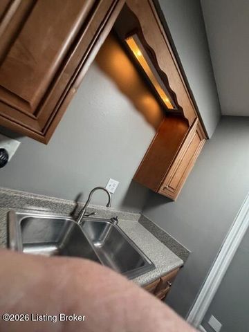 3505 Lodge Ln APT 111, Louisville, KY 40218