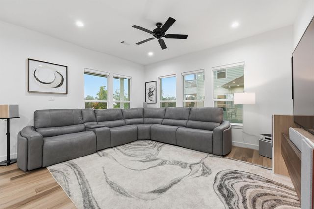 2922 Seargent Street, Seabrook, TX 77586