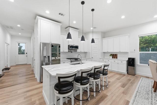 2922 Seargent Street, Seabrook, TX 77586
