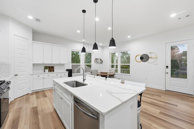 2922 Seargent Street, Seabrook, TX 77586