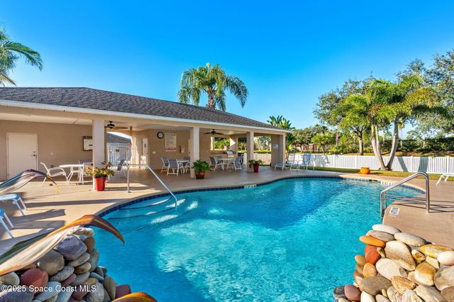 590 Wedge Court, Palm Bay, FL 32909