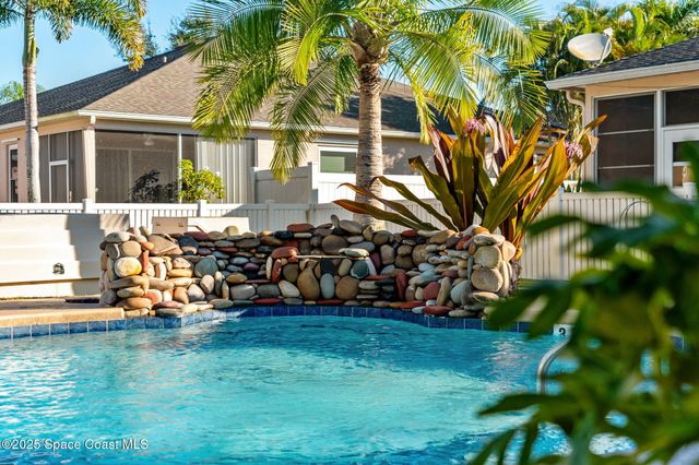 590 Wedge Court, Palm Bay, FL 32909