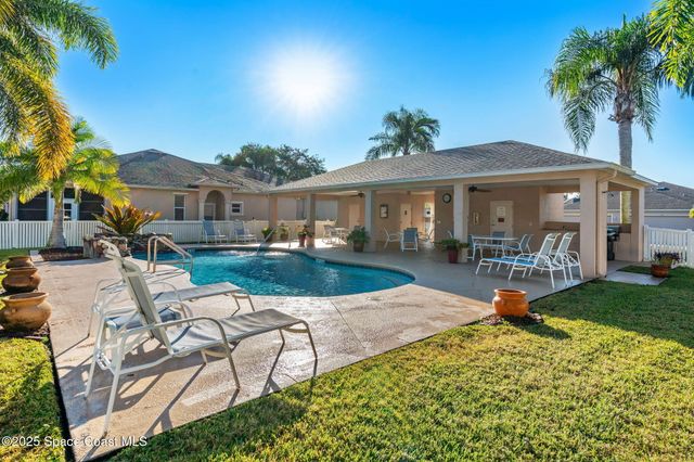 590 Wedge Court, Palm Bay, FL 32909