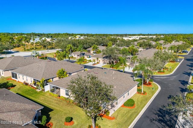 590 Wedge Court, Palm Bay, FL 32909