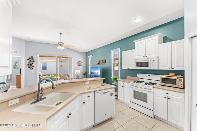 590 Wedge Court, Palm Bay, FL 32909